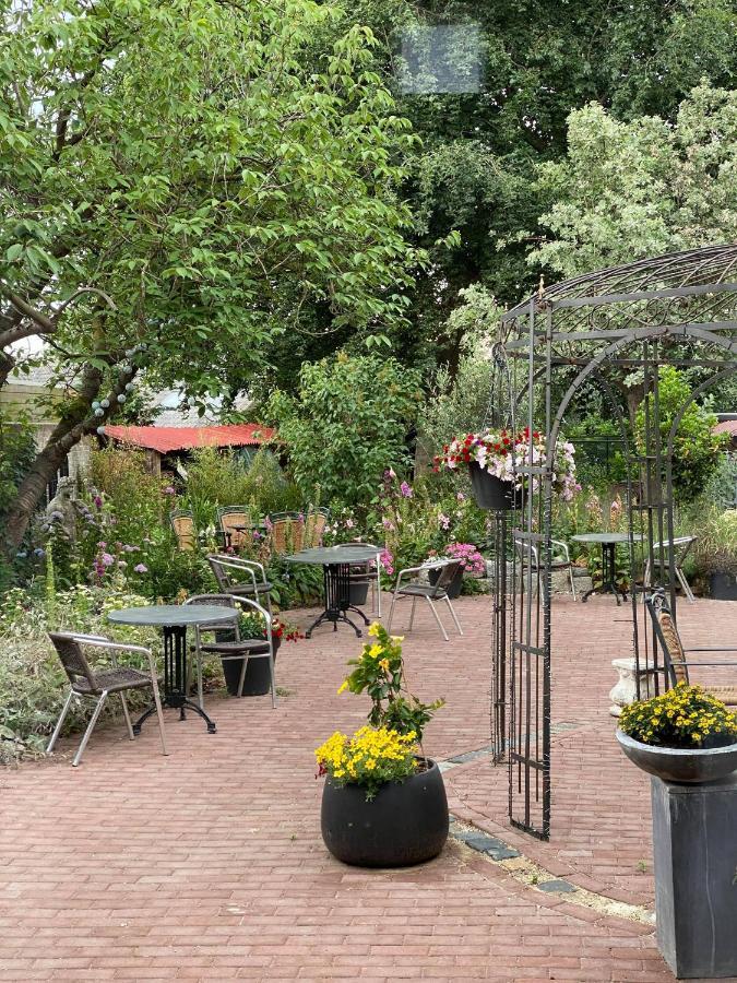 Atalanta-Wellness Roermond 'De Wethouder' Bed & Breakfast Herten Екстериор снимка